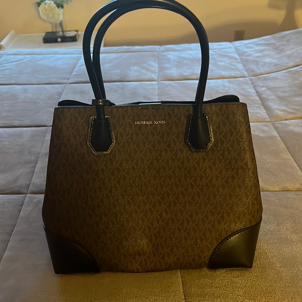 Michael Kors handbag. Barely used